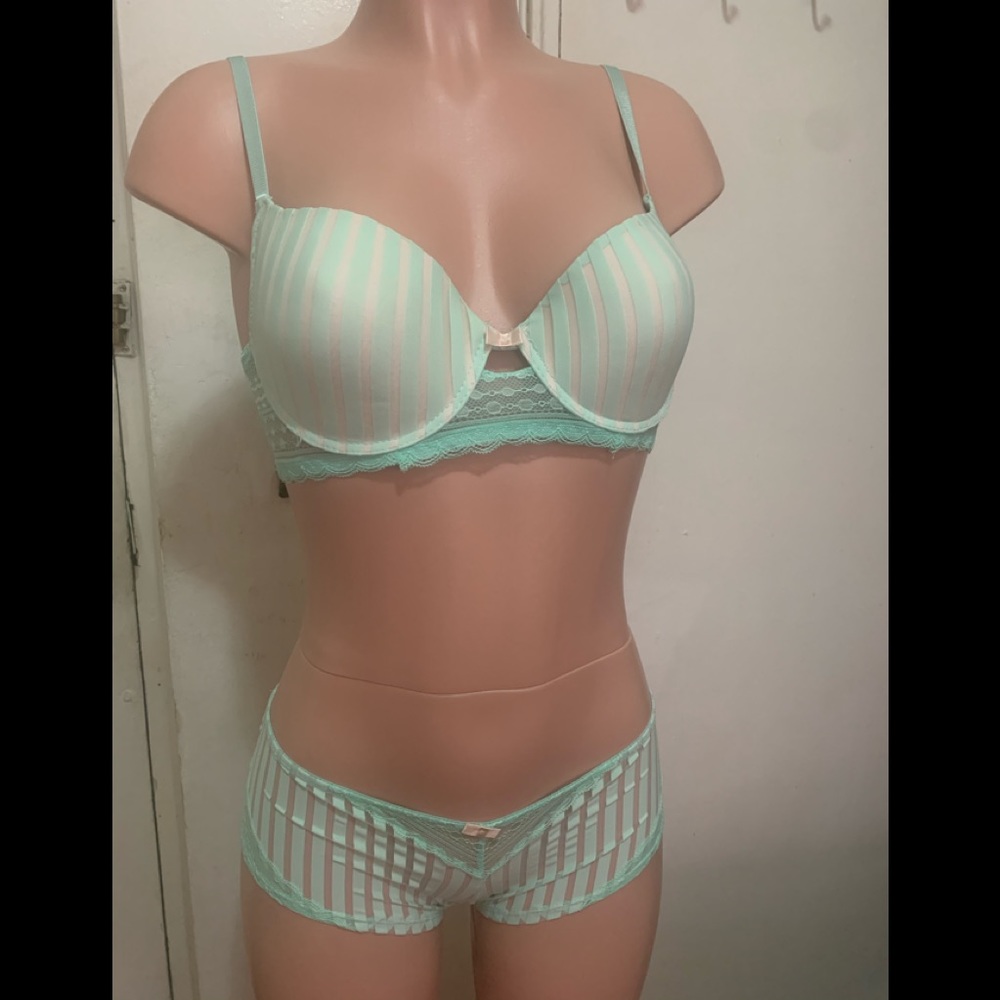 Brand new set, bra and panty